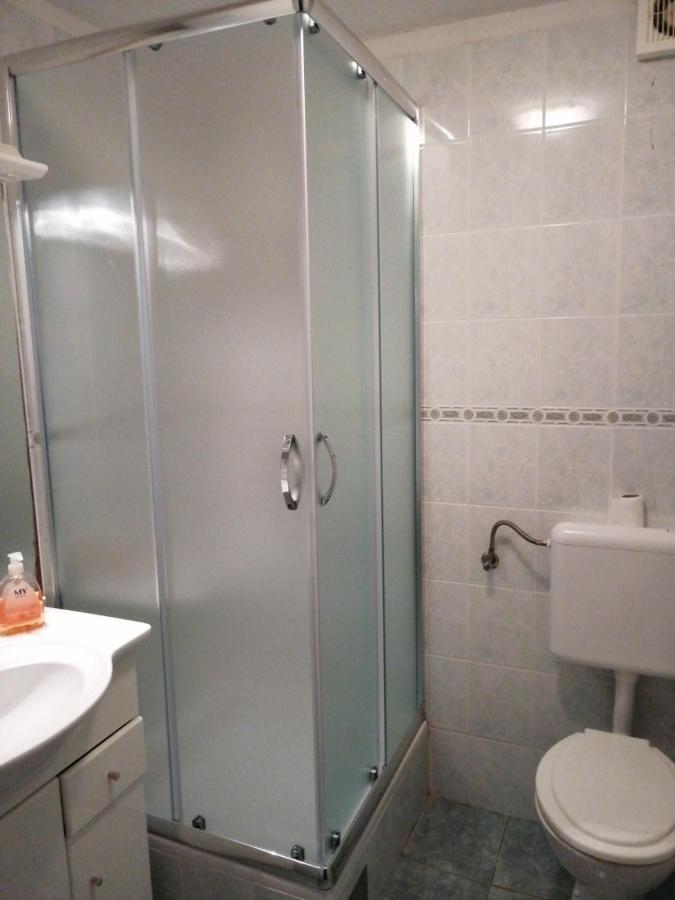 Apartment In Kustici With Balcony, Wifi, Washing Machine ภายนอก รูปภาพ