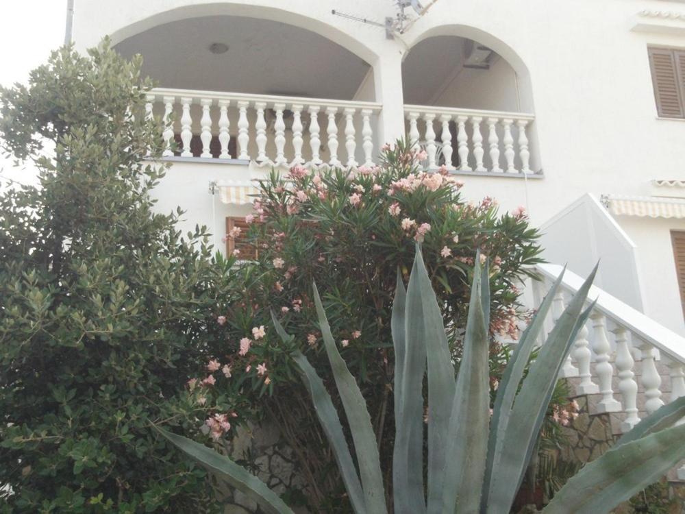 Apartment In Kustici With Balcony, Wifi, Washing Machine ภายนอก รูปภาพ