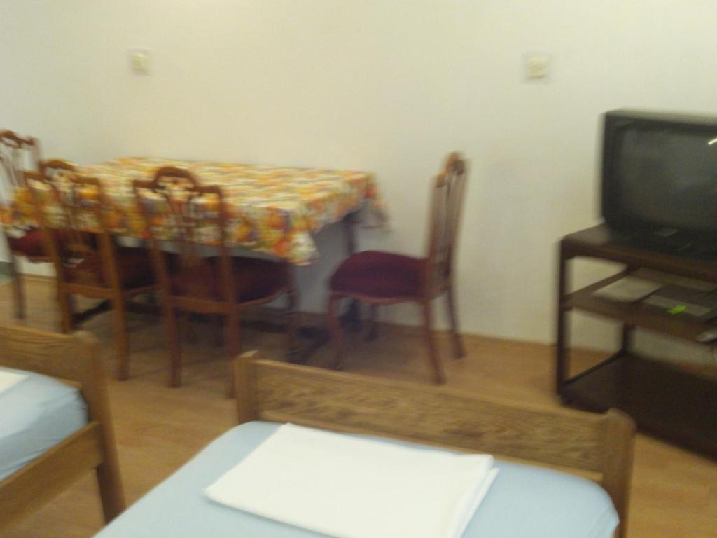 Apartment In Kustici With Balcony, Wifi, Washing Machine ภายนอก รูปภาพ